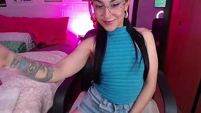 Amy66 Adlı Modelin Canlı XXX Sohbeti