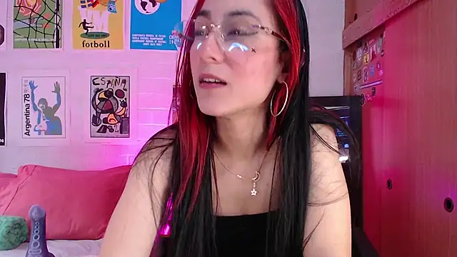 Amy66's Live XXX Chat