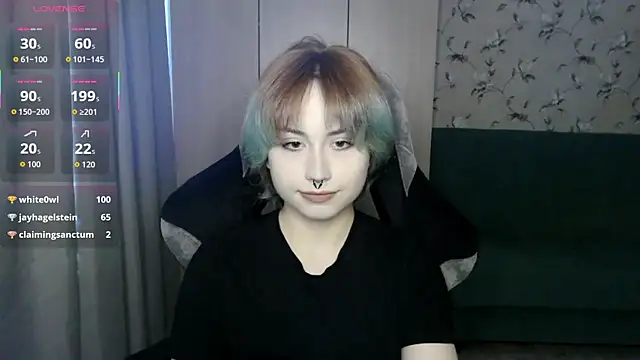 LeisaHopperstad's Live Chat Room