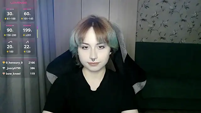 LeisaHopperstad's Live Chat Room