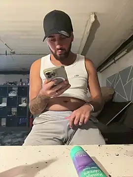 Show modela juan03065 na web-kameri