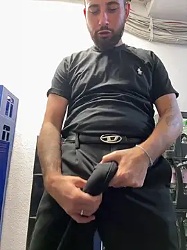 juan03065 Show in webcam
