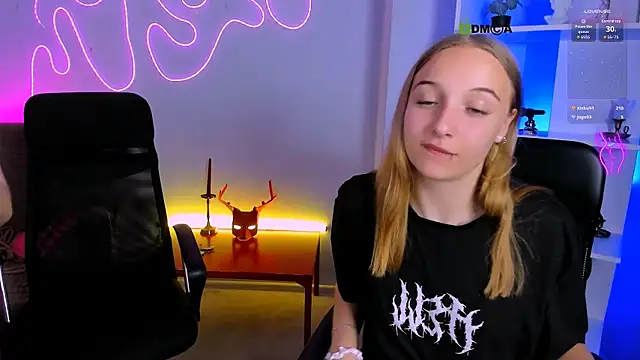 rebecca_smilen Webbikameraesitys