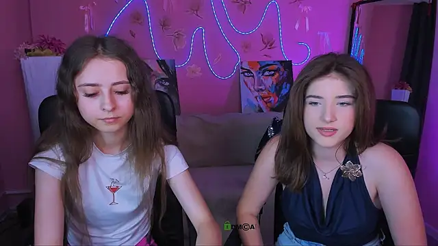 rebecca_smile Show in webcam