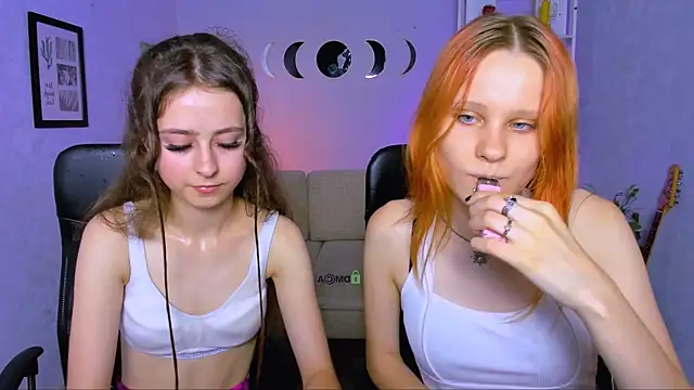rebecca_smile Show in webcam