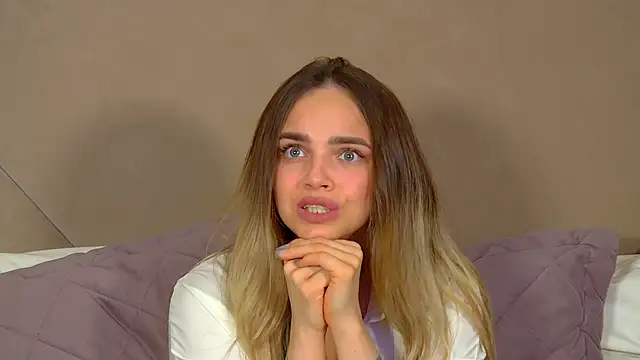 AnitaVenture Adlı Modelin Canlı XXX Sohbeti