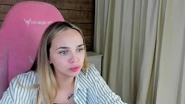 AnitaVenture XXX чат на живо