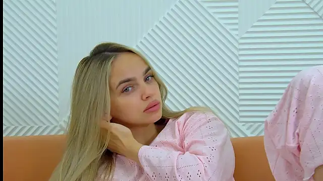 AnitaVenture's Webcam Show
