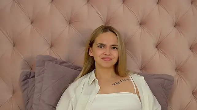Show modela AnitaVenture na web-kameri