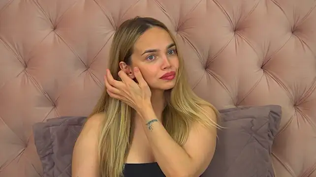 AnitaVenture Chat XXX in diretta