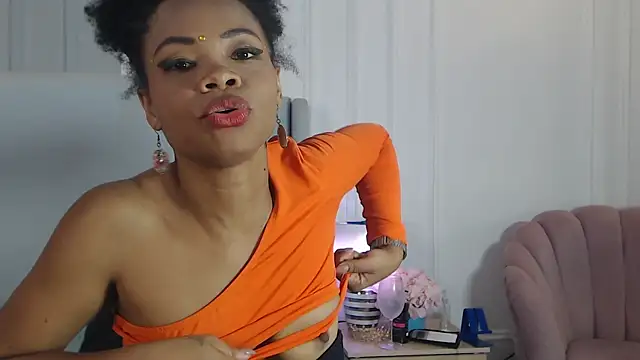 Chat XXX en directo de ChantalGarner
