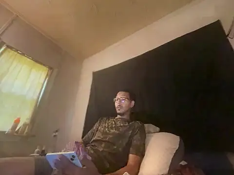 ThrowedWorldWide's Webcam Show