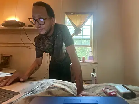 ThrowedWorldWide's Webcam Show