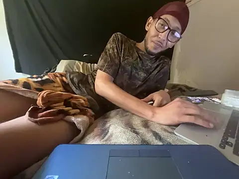 ThrowedWorldWide Show in webcam