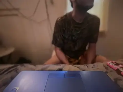 הופעת וובקאם של ThrowedWorldWide