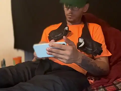 ThrowedWorldWide 网络视讯表演