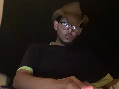 הופעת וובקאם של ThrowedWorldWide