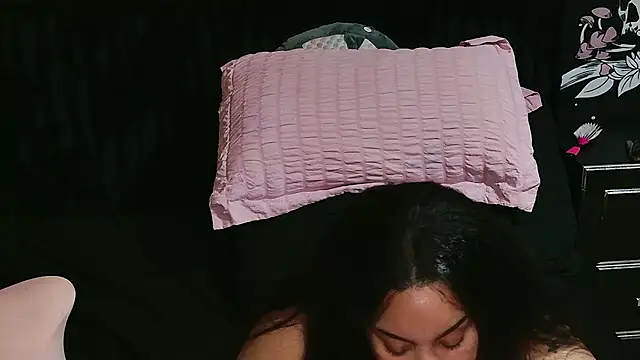 NeliaVoss' Webcam Show