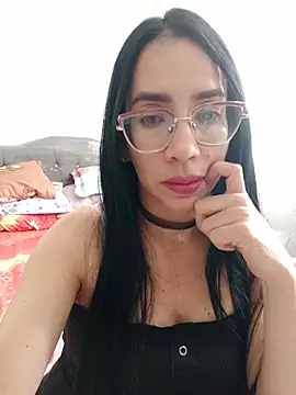 YaraDuartee's Live XXX Chat