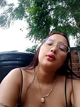 young_dairy01 webkamerás műsora