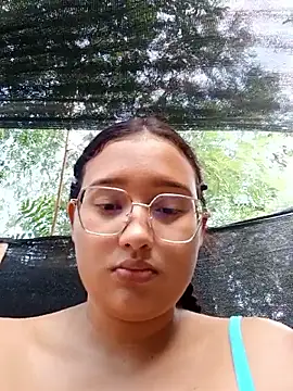 young_dairy01's Webcam Show