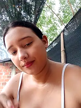 Pokazy przed kamerką – young_dairy01