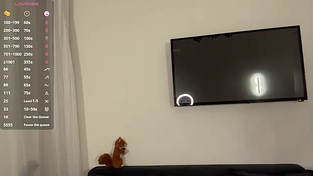 Ur_neighbor_Kira's Live Chat Room