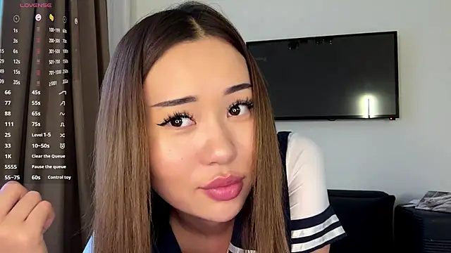 Ur_neighbor_Kira's Webcam Show