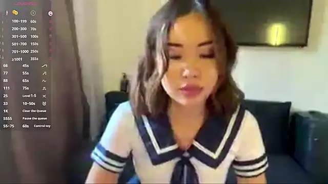 Ur_neighbor_Kira's Webcam Show