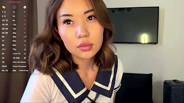 Ur_neighbor_Kira – Live XXX-chat