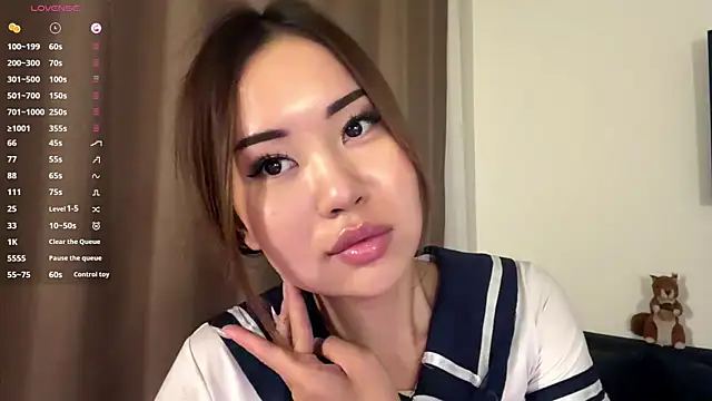 Ur_neighbor_Kira Webcamshow