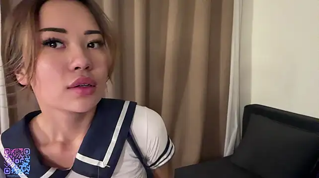Ur_neighbor_Kira's Webcam Show