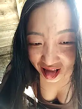 zhen-zo: διαδικτυακό σόου στην κάμερα