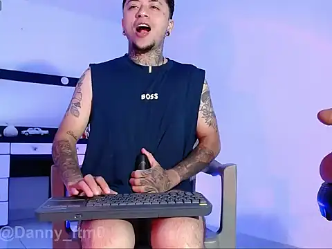 Pokazy przed kamerką – Dannystone2