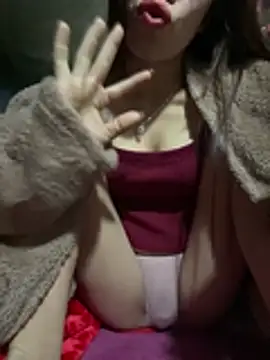 nhinhi-sexy's Webcam Show