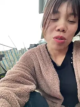 nhinhi-sexy's Webcam Show