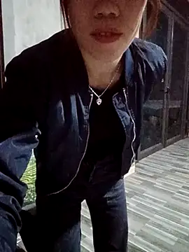 nhinhi-sexy's Webcam Show