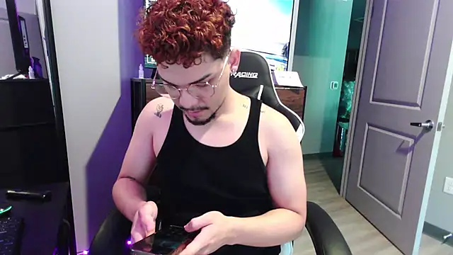 Ken24_12 Show in webcam