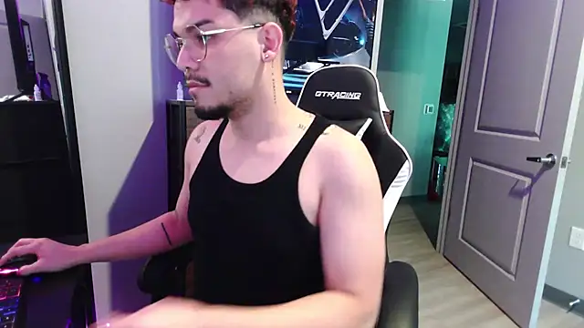 Ken24_12 Show in webcam