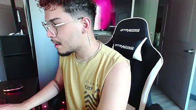 Ken24_12 Show in webcam