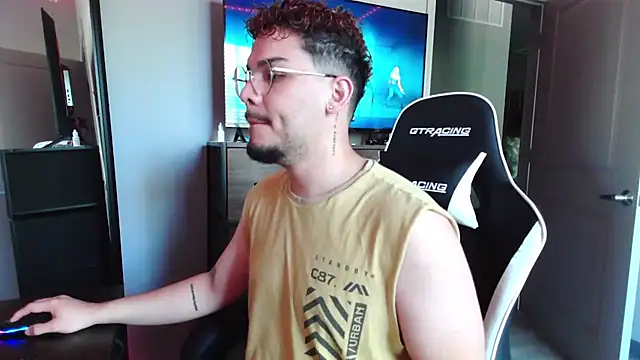 Ken24_12 Show in webcam