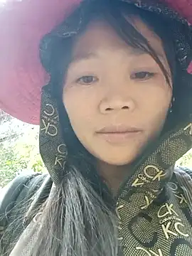 bree-zz: διαδικτυακό σόου στην κάμερα