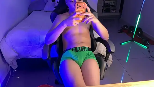 zamir333 webkamerás műsora