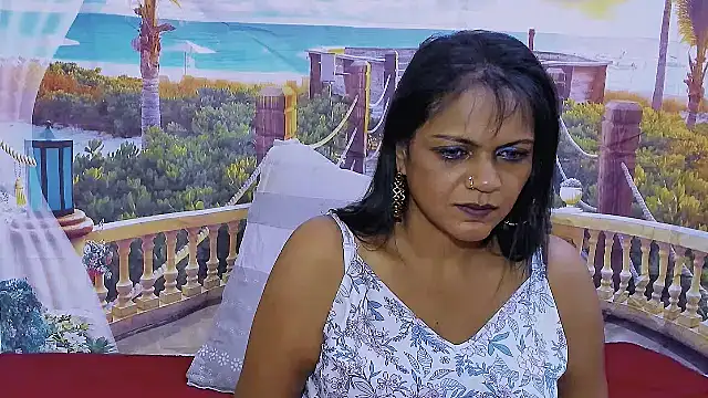 indianswtbella's Live XXX Chat