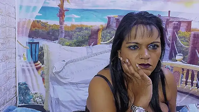 indianswtbella's Live XXX Chat