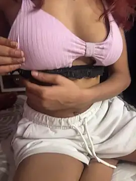 Red_Barbie Show in webcam