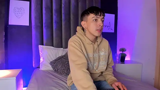 Pokazy przed kamerką – Lian_Miller1_