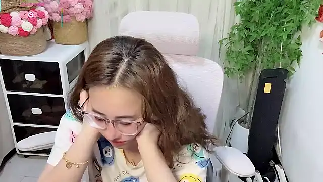 XXX chat uživo modela NEWONETO