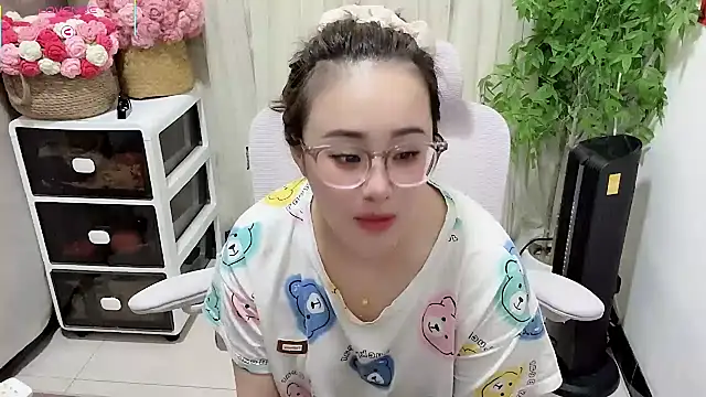 XXX chat uživo modela NEWONETO