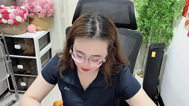 NEWONETOn Live XXX chat